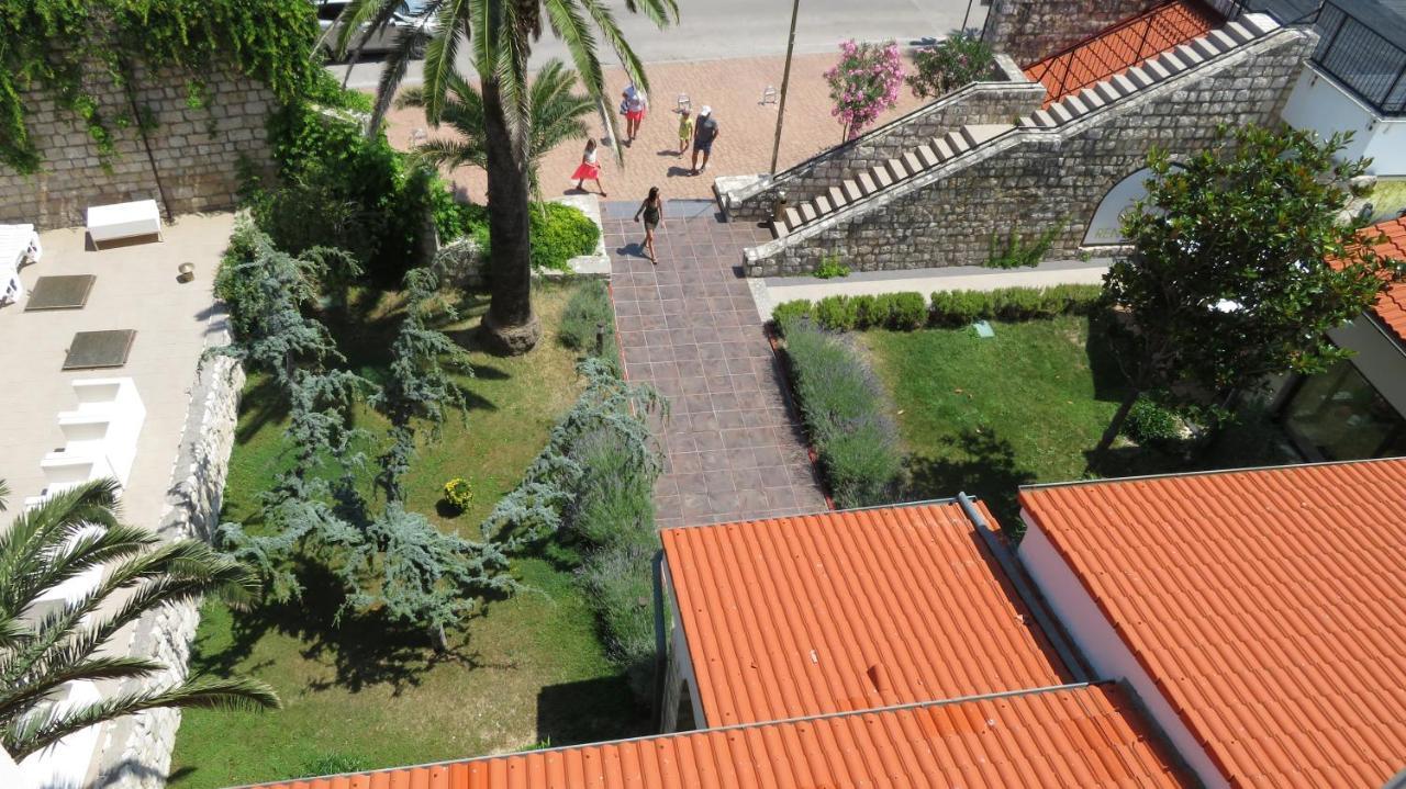 ראב Hotel International מראה חיצוני תמונה