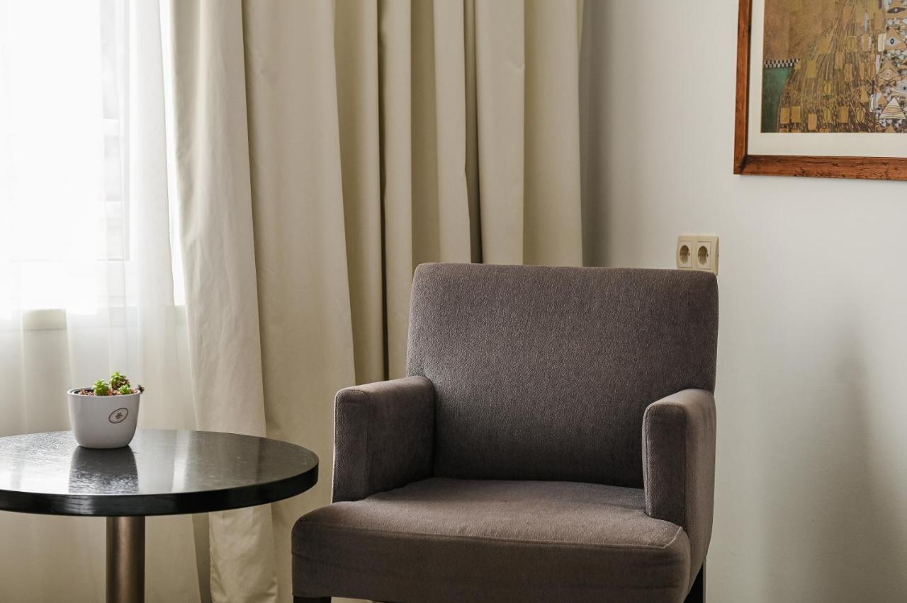 ראב Hotel International מראה חיצוני תמונה
