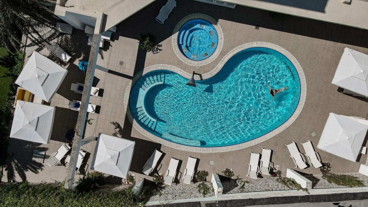 ראב Hotel International מראה חיצוני תמונה