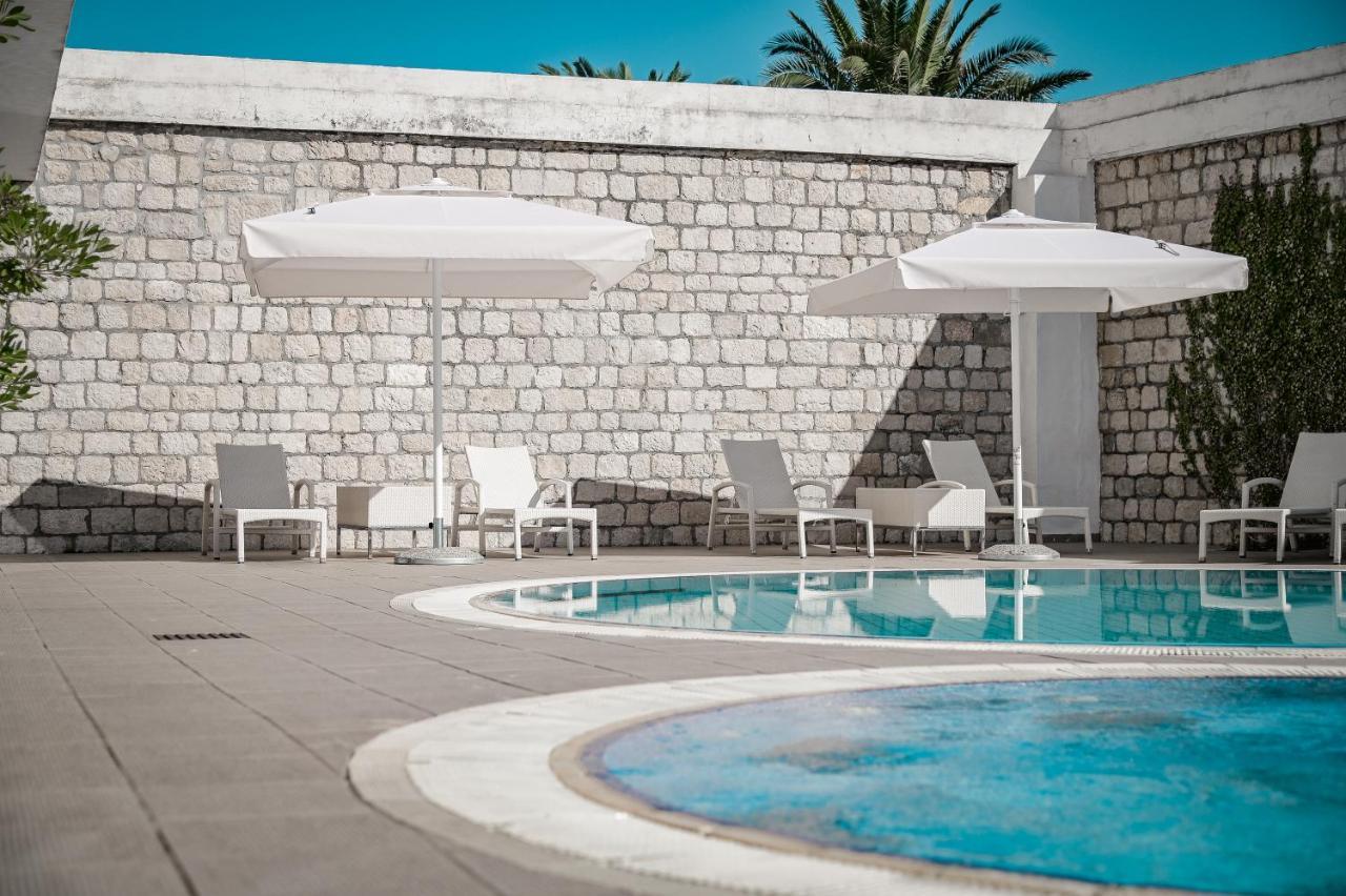 ראב Hotel International מראה חיצוני תמונה