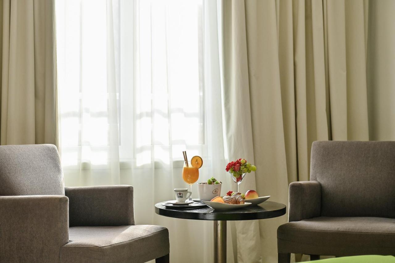 ראב Hotel International מראה חיצוני תמונה
