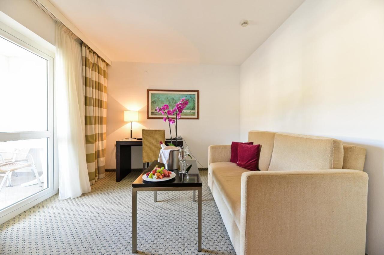 ראב Hotel International מראה חיצוני תמונה